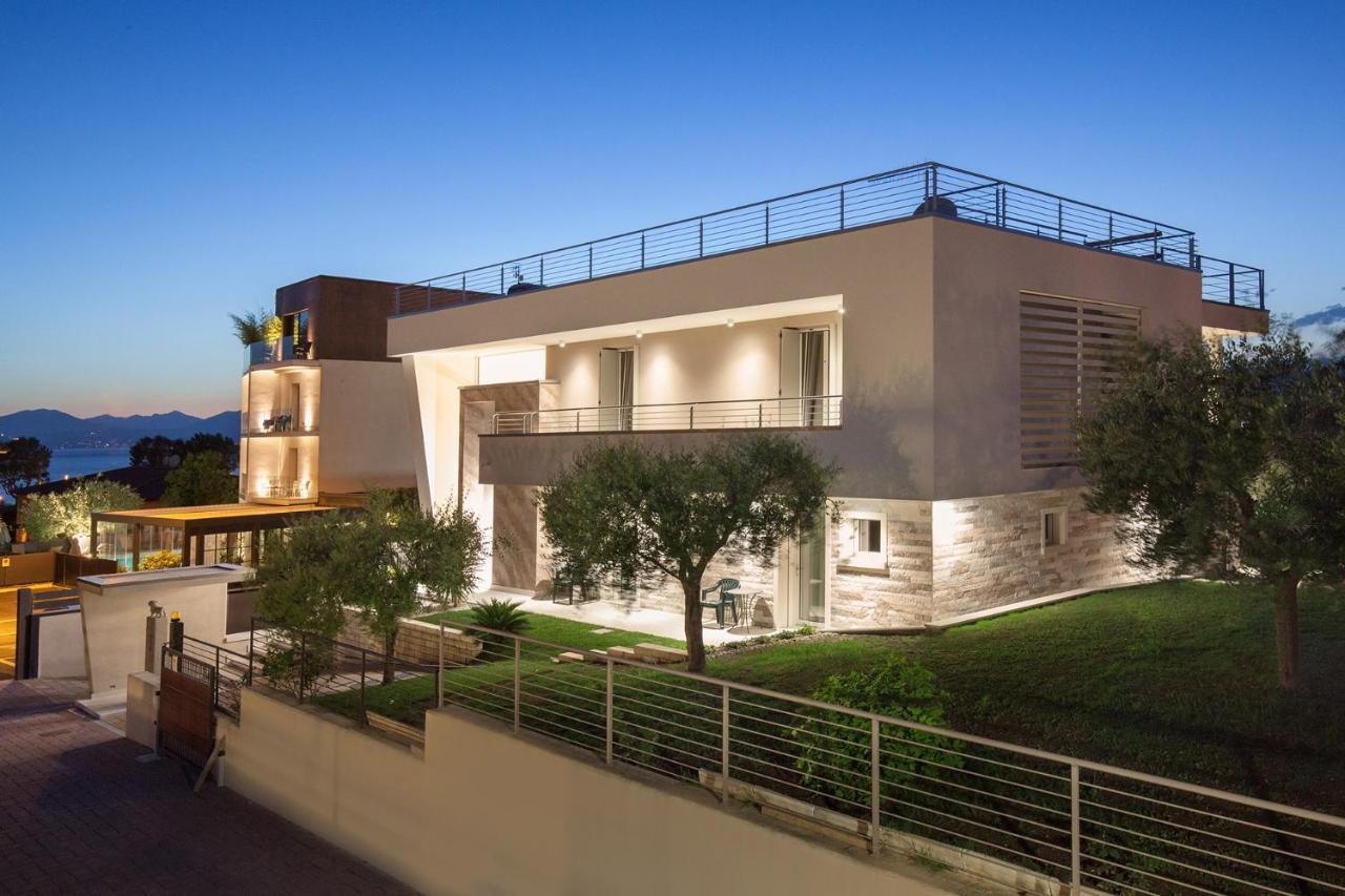 Villa Aurora-Holiday Home Apt 2 巴多利诺 外观 照片
